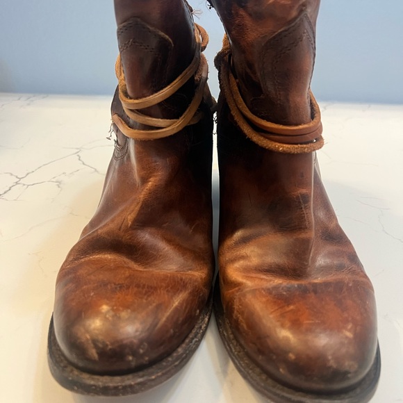 Freebird Casey Distressed Leather Cognac Brown Western Heeled Booties Size 10 - Picture 3 of 5